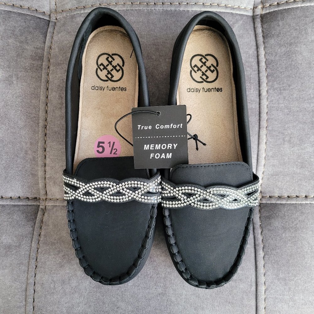NWT Daisy Fuentes Destina Women's Loafers Size 5.5